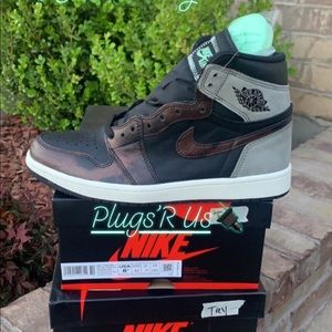 iPhone 12 / Jordan 1